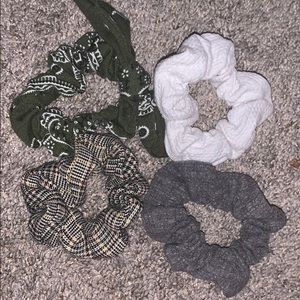 branded scrunchies pack of 4